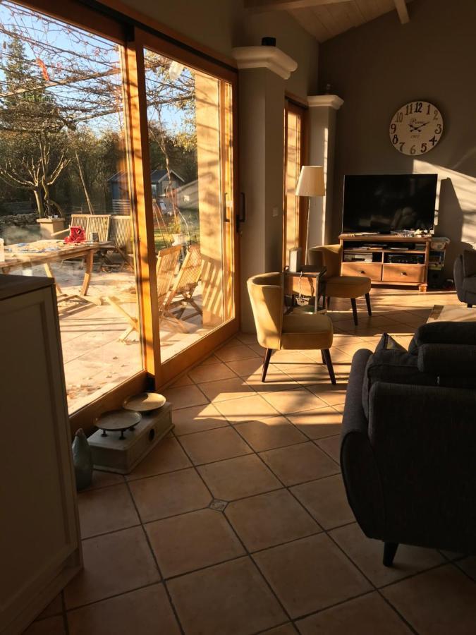 L'Atelier Des Coudelieres Bed & Breakfast Le Thor Exterior photo
